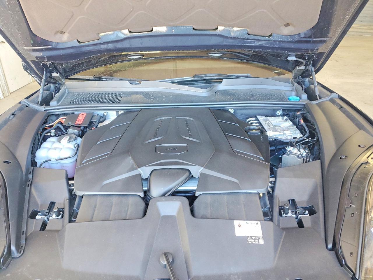 2024 PORSCHE CAYENNE