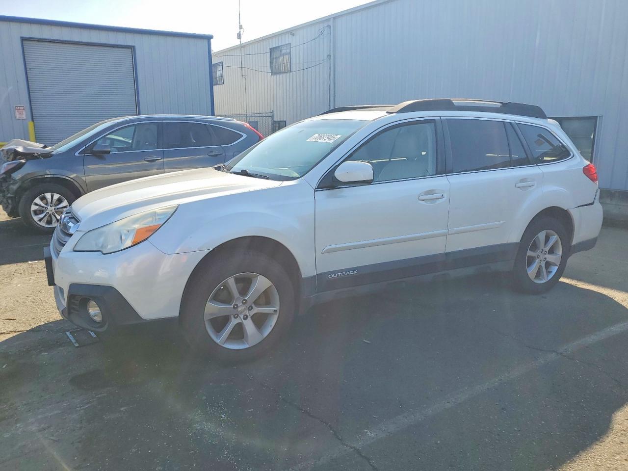 2013 SUBARU Outback