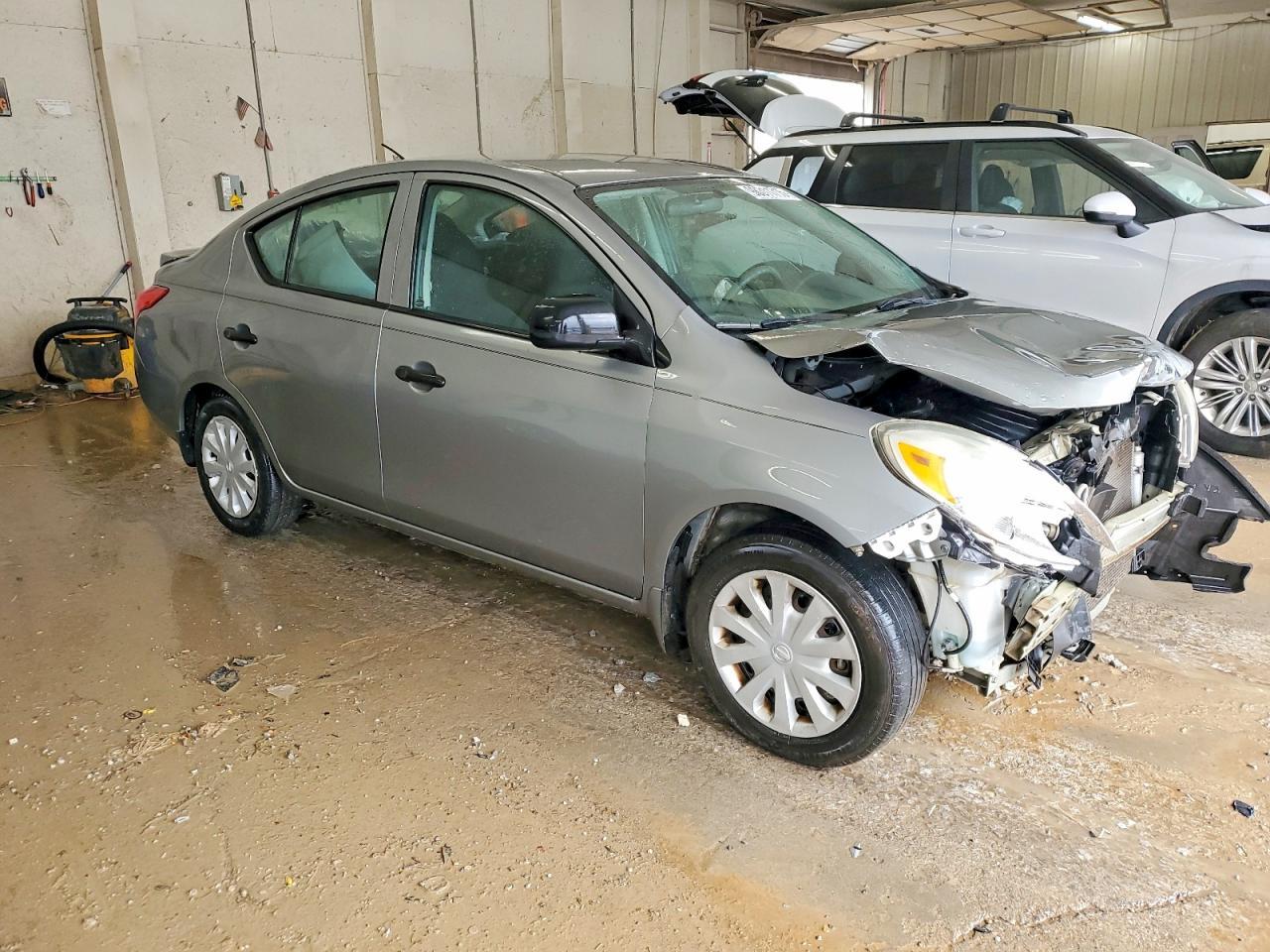 2013 NISSAN VERSA