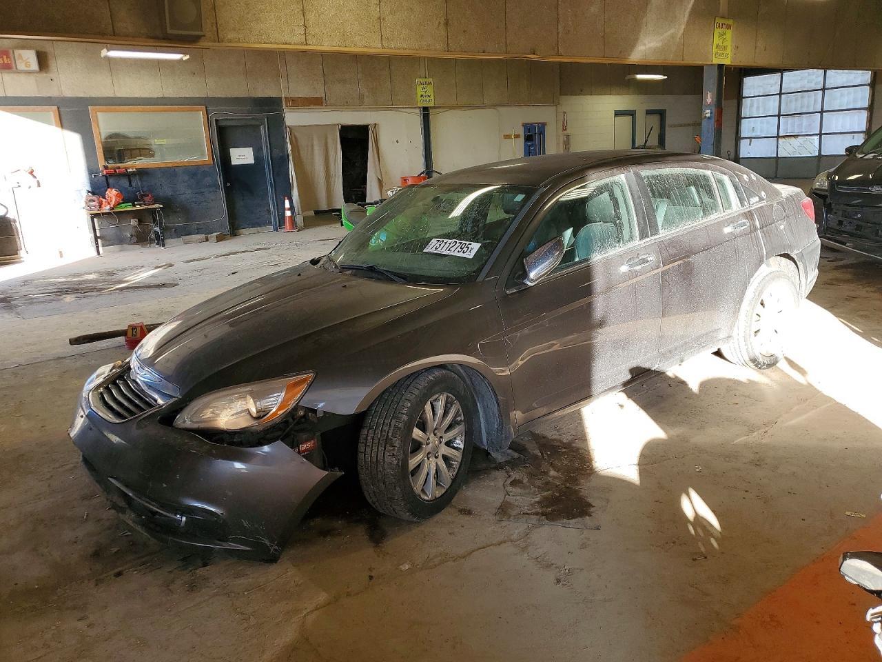 2014 CHRYSLER 200