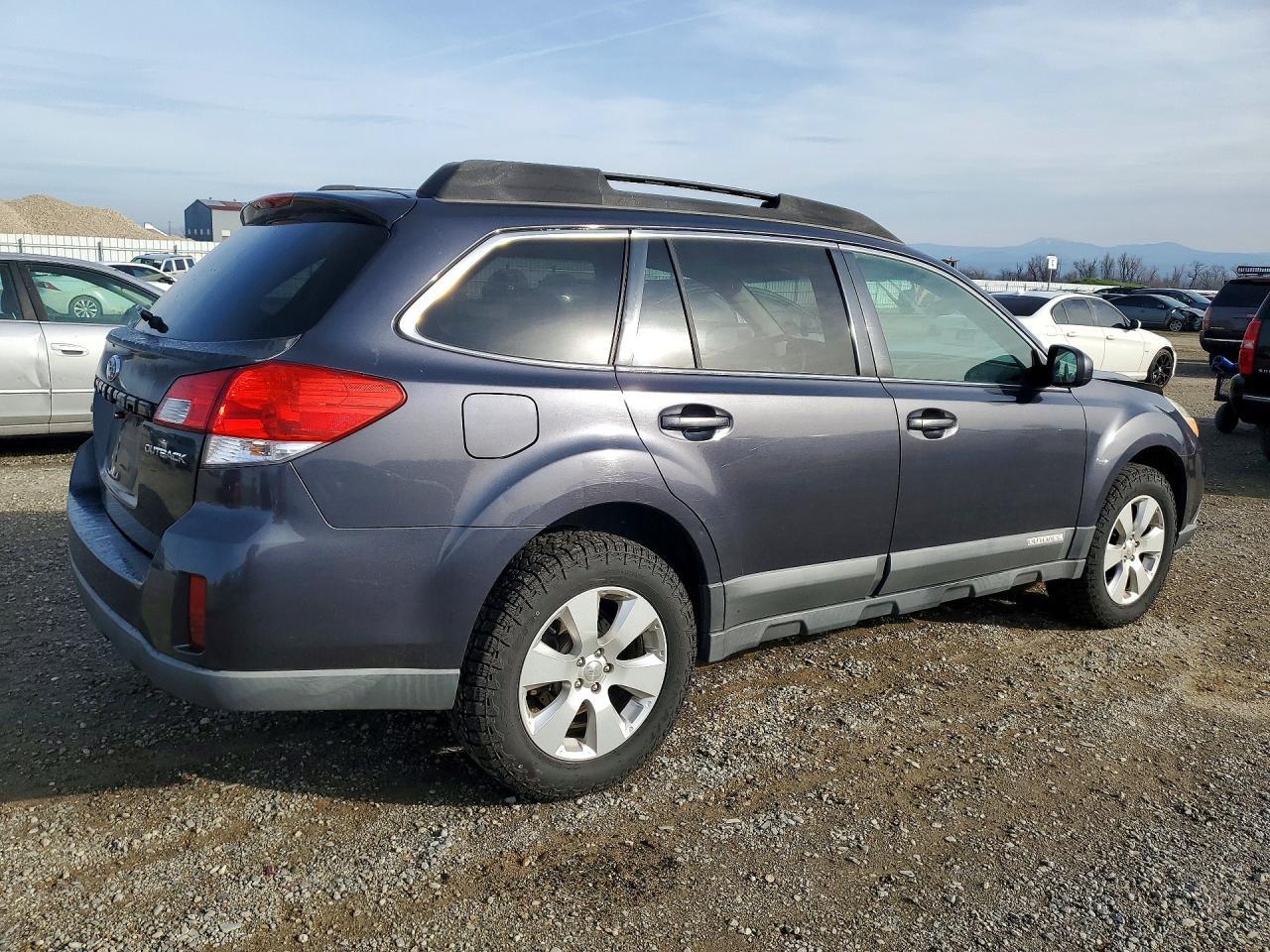 2010 SUBARU Outback