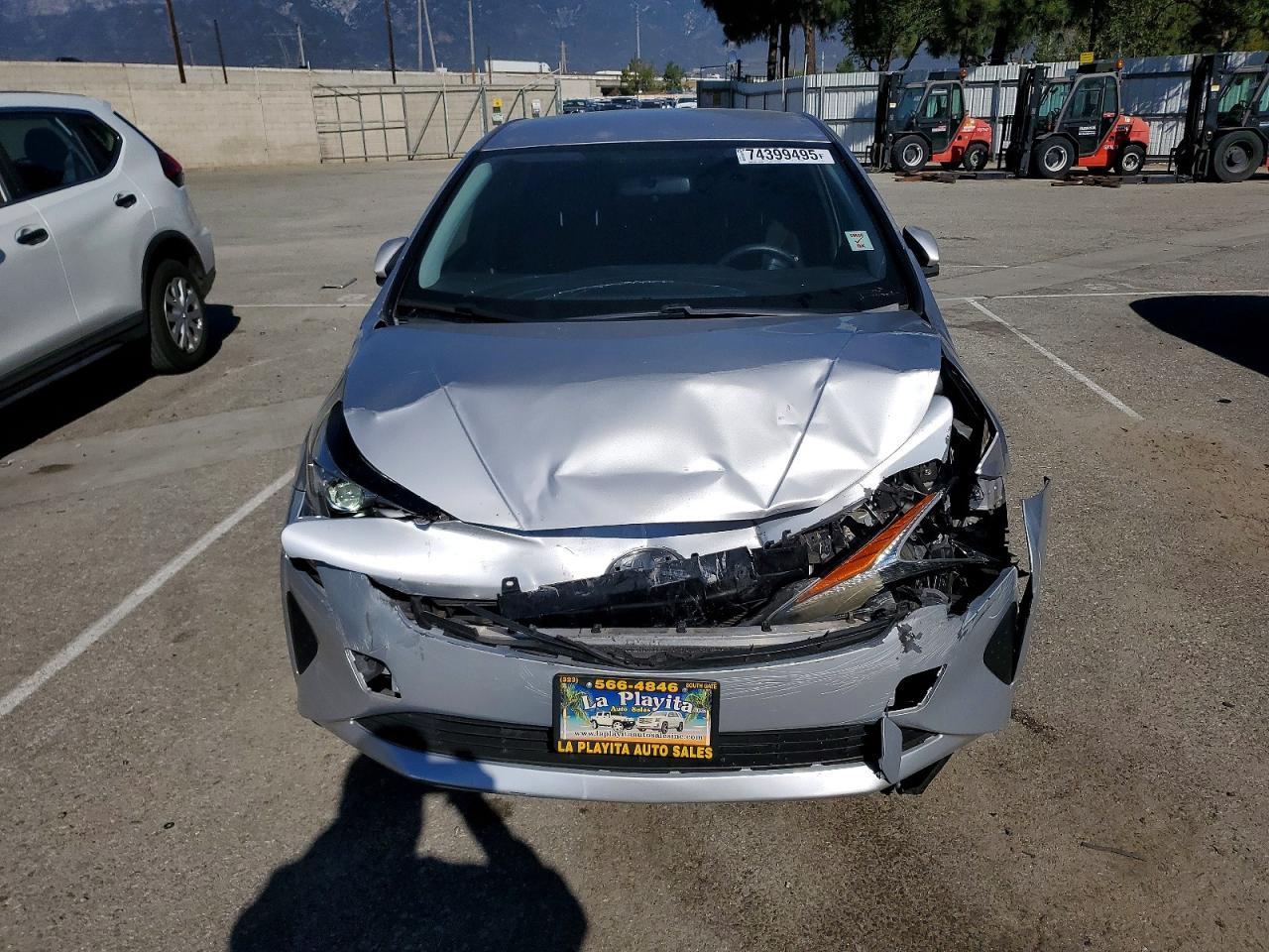 2016 TOYOTA PRIUS