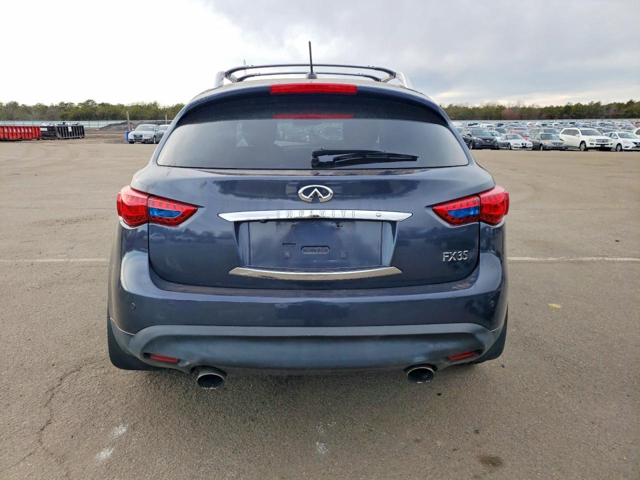 2011 INFINITI FX35
