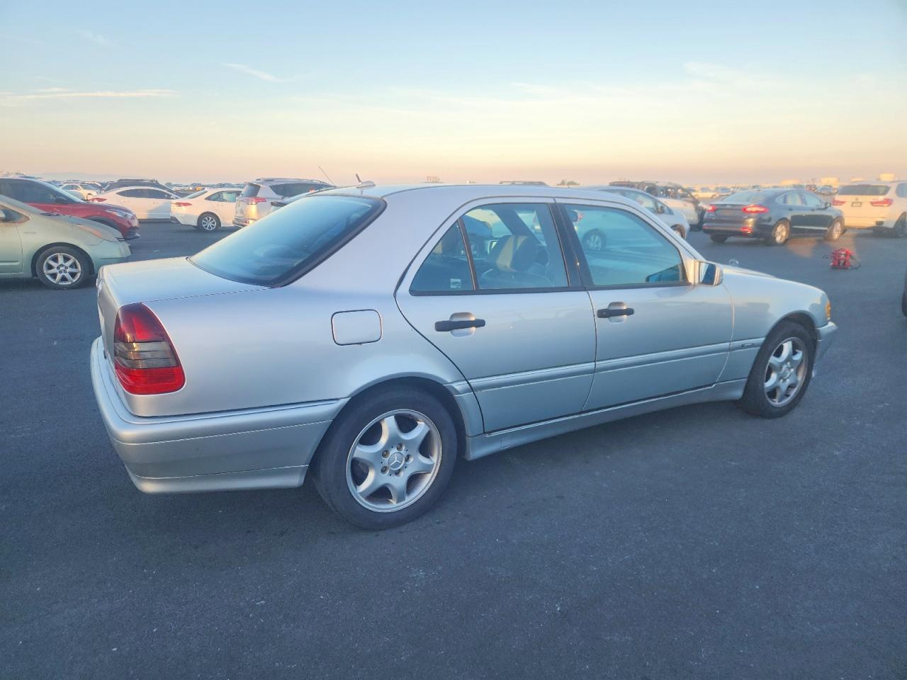 2000 MERCEDES-BENZ C-CLASS
