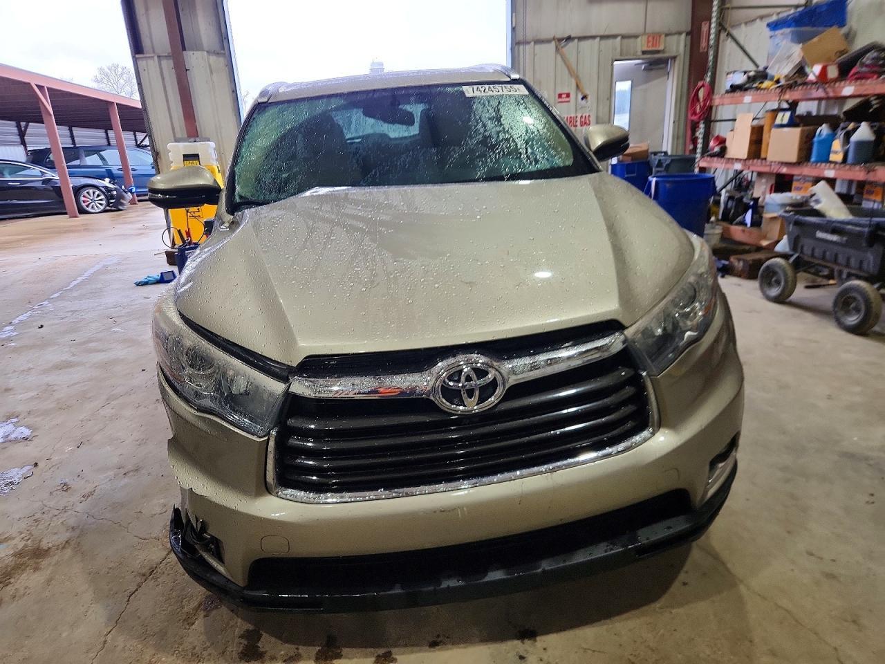 2015 TOYOTA HIGHLANDER