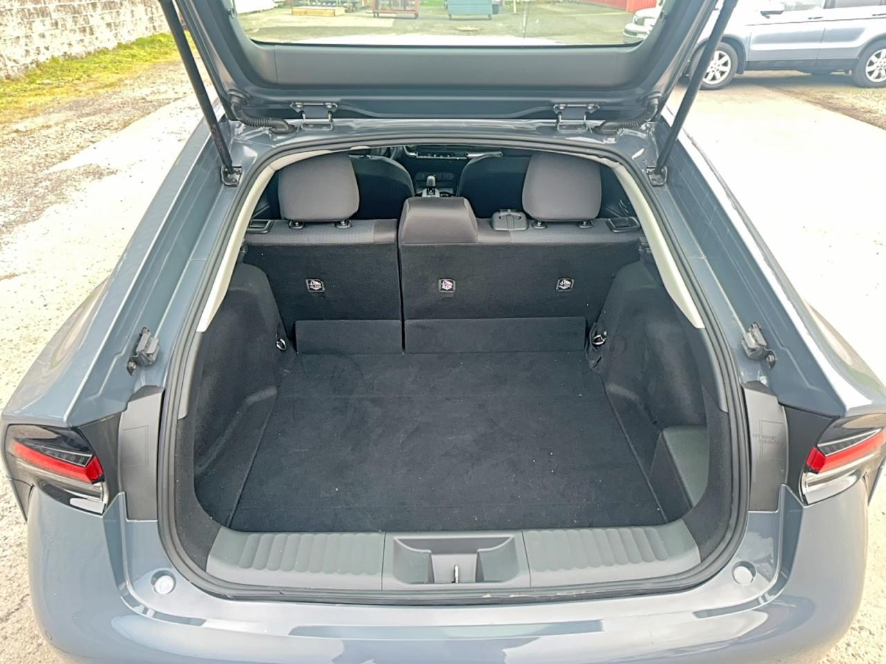 2025 TOYOTA PRIUS