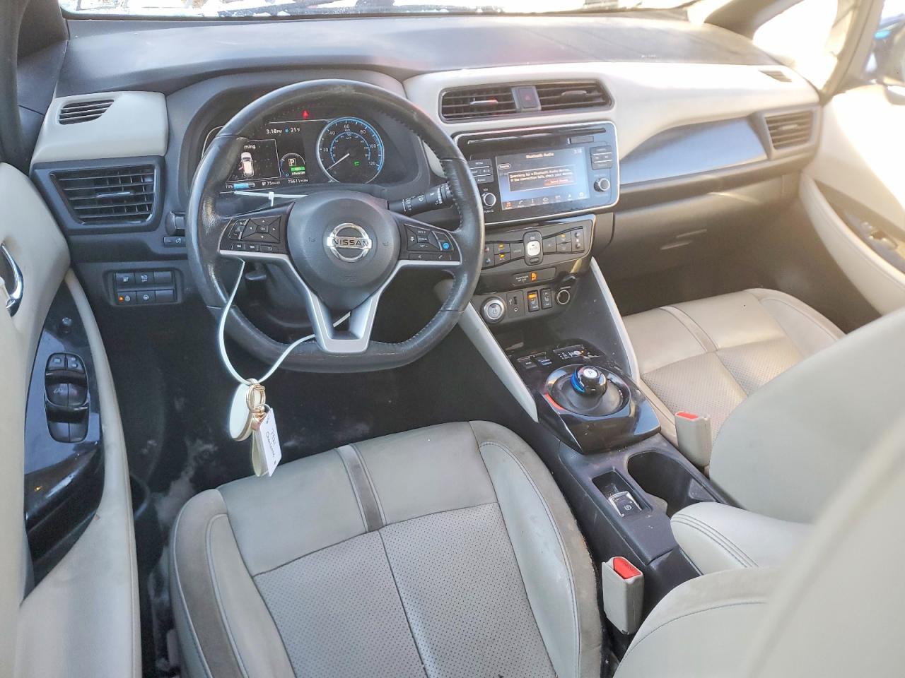 2018 NISSAN LEAF