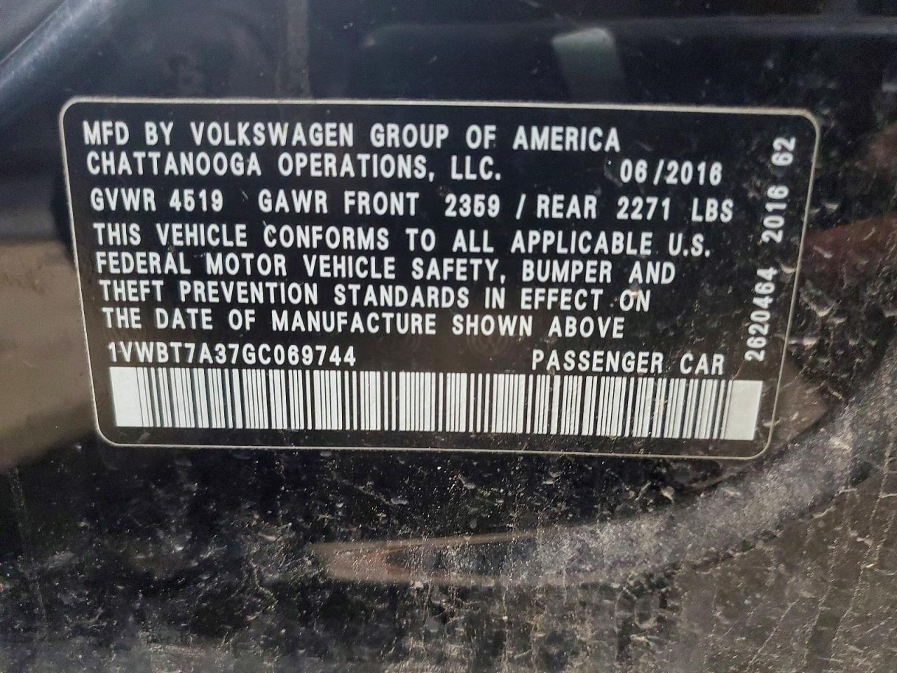 2016 VOLKSWAGEN Passat