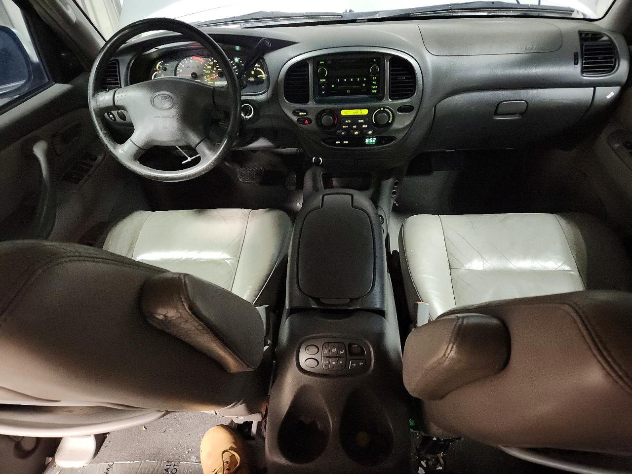 2002 TOYOTA Sequoia