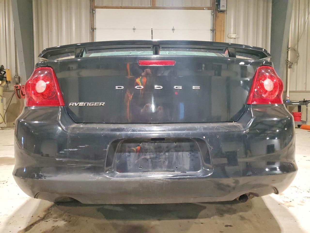 2014 DODGE Avenger