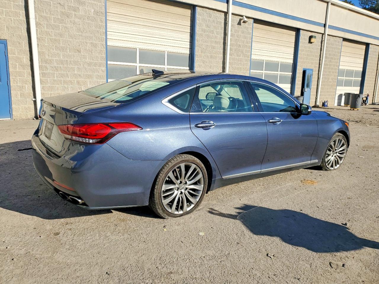 2015 HYUNDAI GENESIS