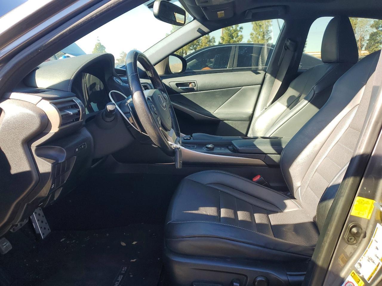 2016 LEXUS IS 200t