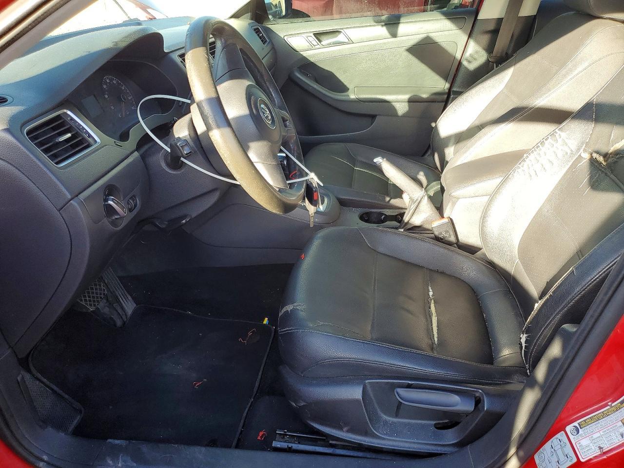 2011 VOLKSWAGEN JETTA