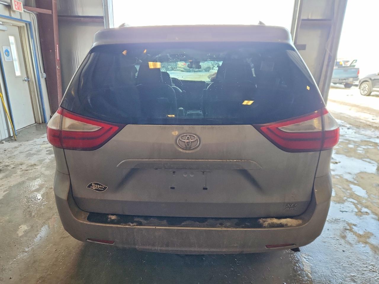 2015 TOYOTA SIENNA