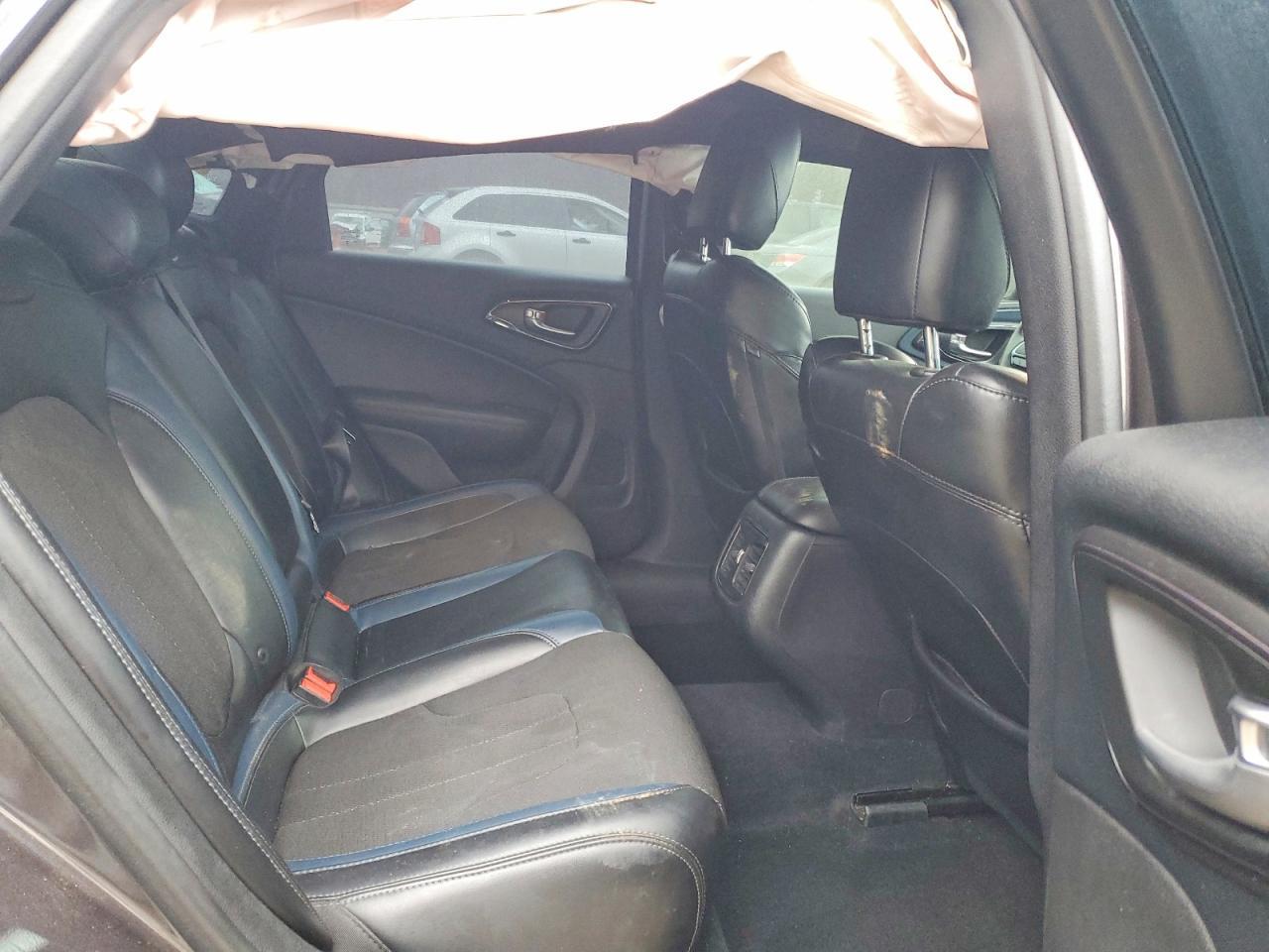 2016 CHRYSLER 200