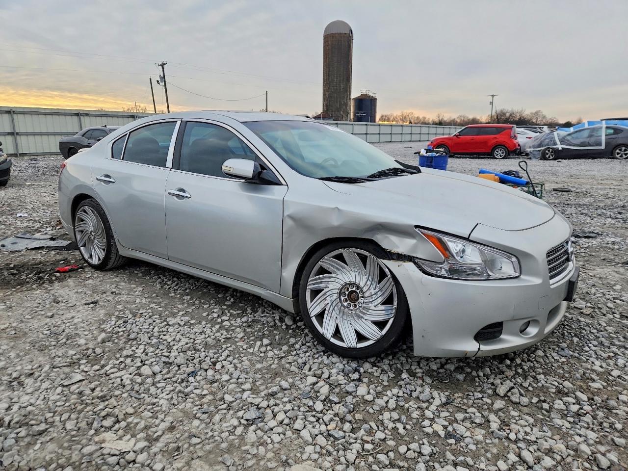 2011 NISSAN Maxima