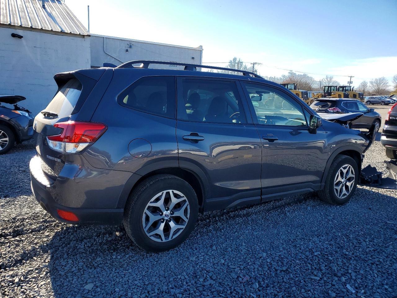 2023 SUBARU FORESTER