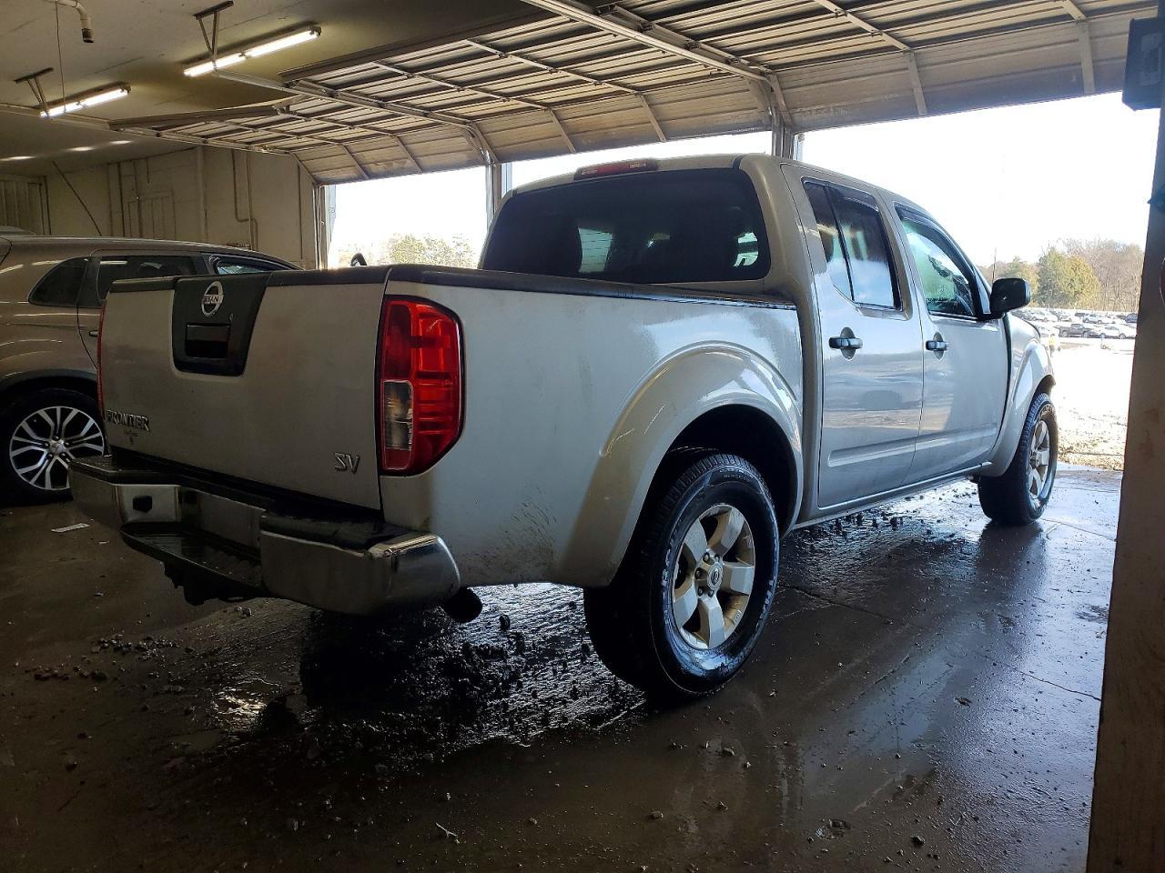 2012 NISSAN Frontier