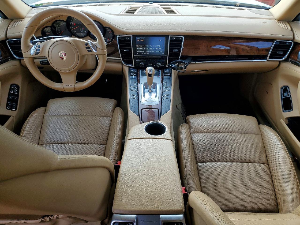 2011 PORSCHE Panamera