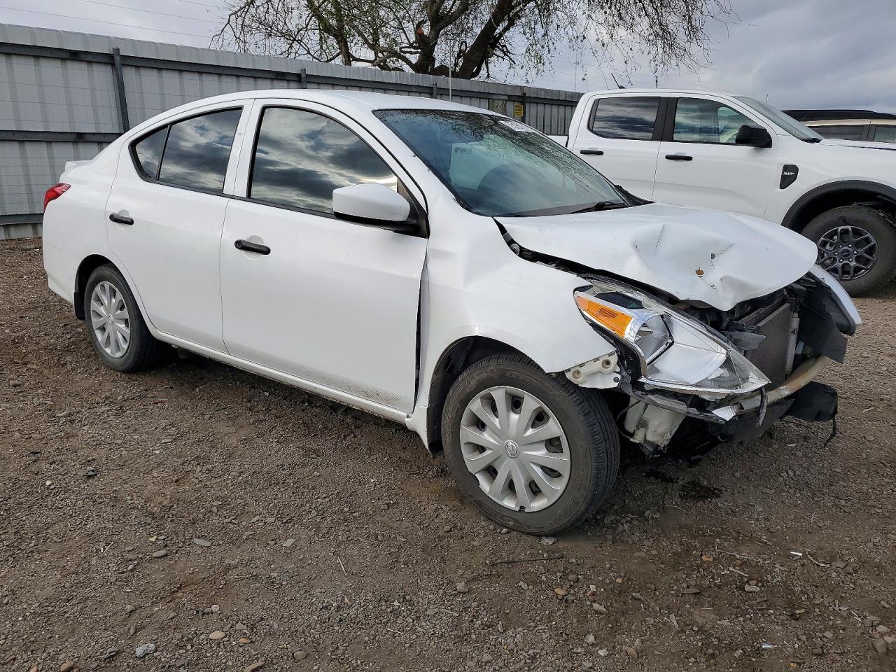 2018 NISSAN VERSA