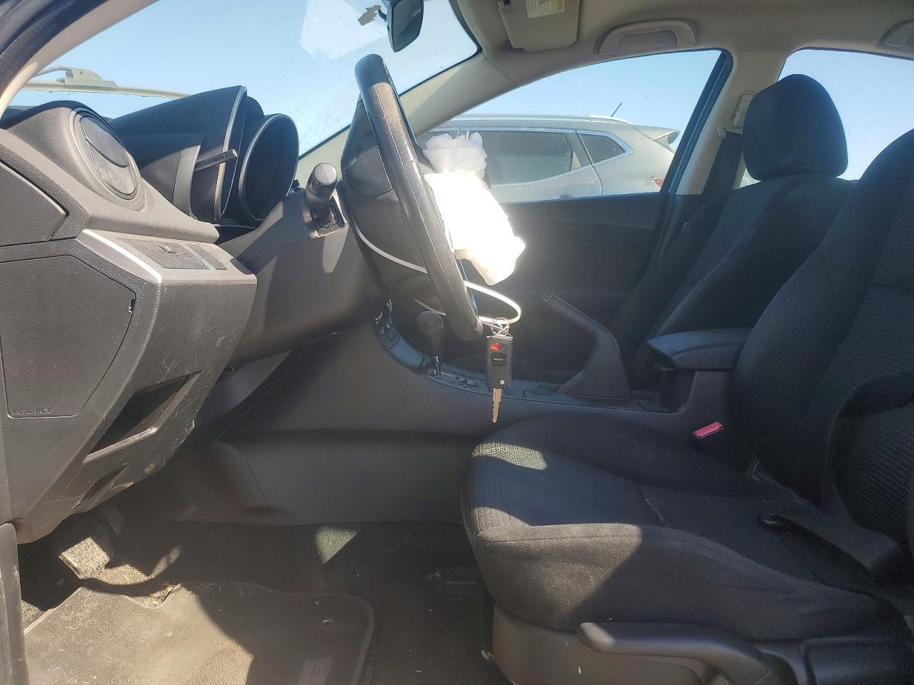 2013 MAZDA 3