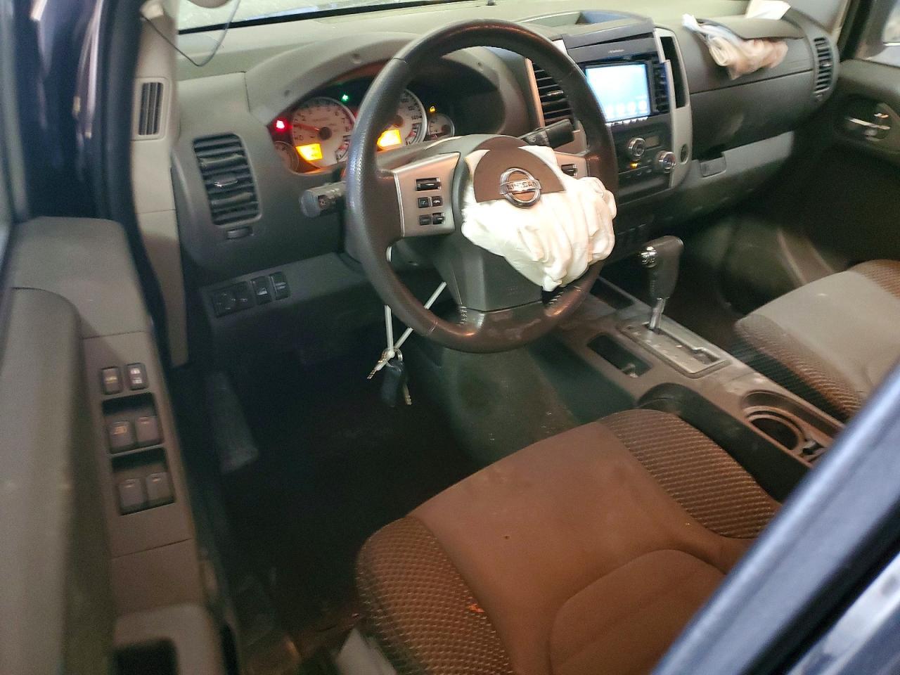 2015 NISSAN Frontier