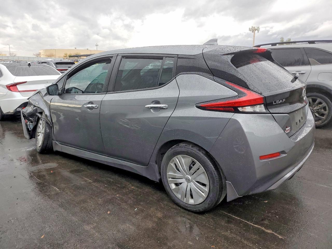 2024 NISSAN LEAF
