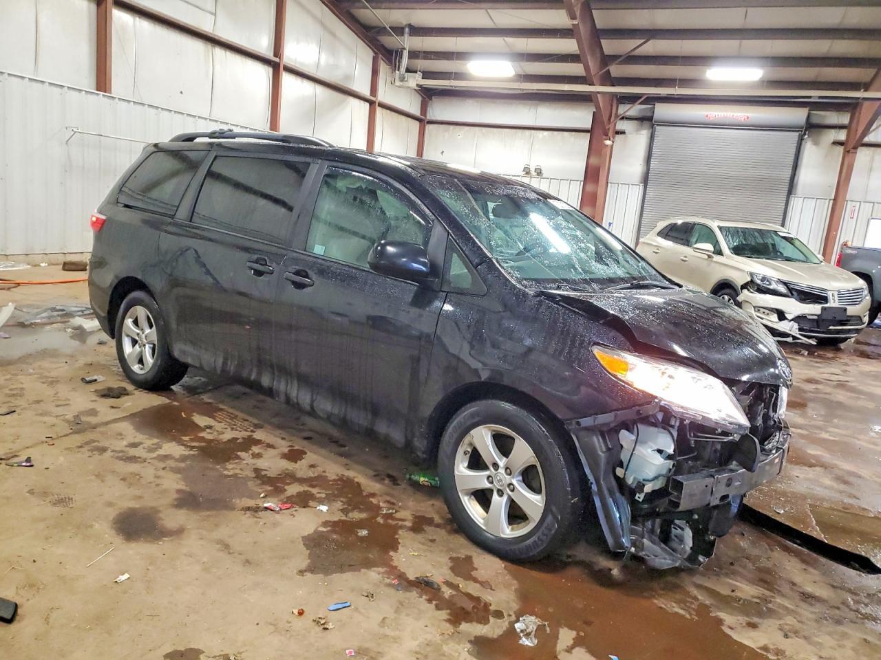 2015 TOYOTA SIENNA