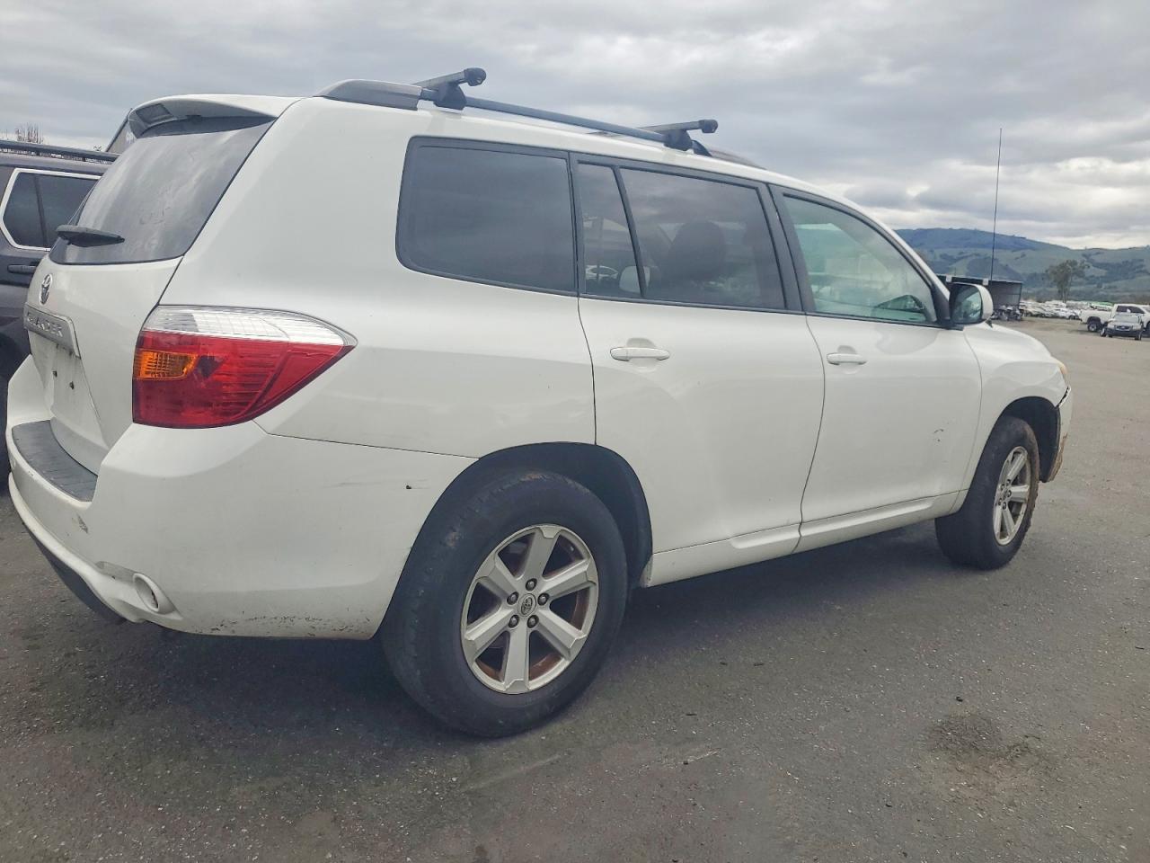 2010 TOYOTA HIGHLANDER