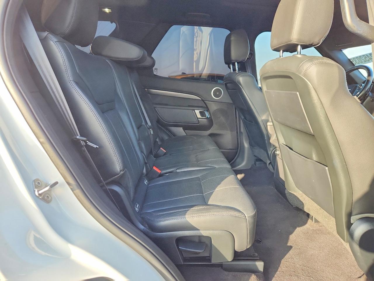 2018 LAND ROVER Discovery