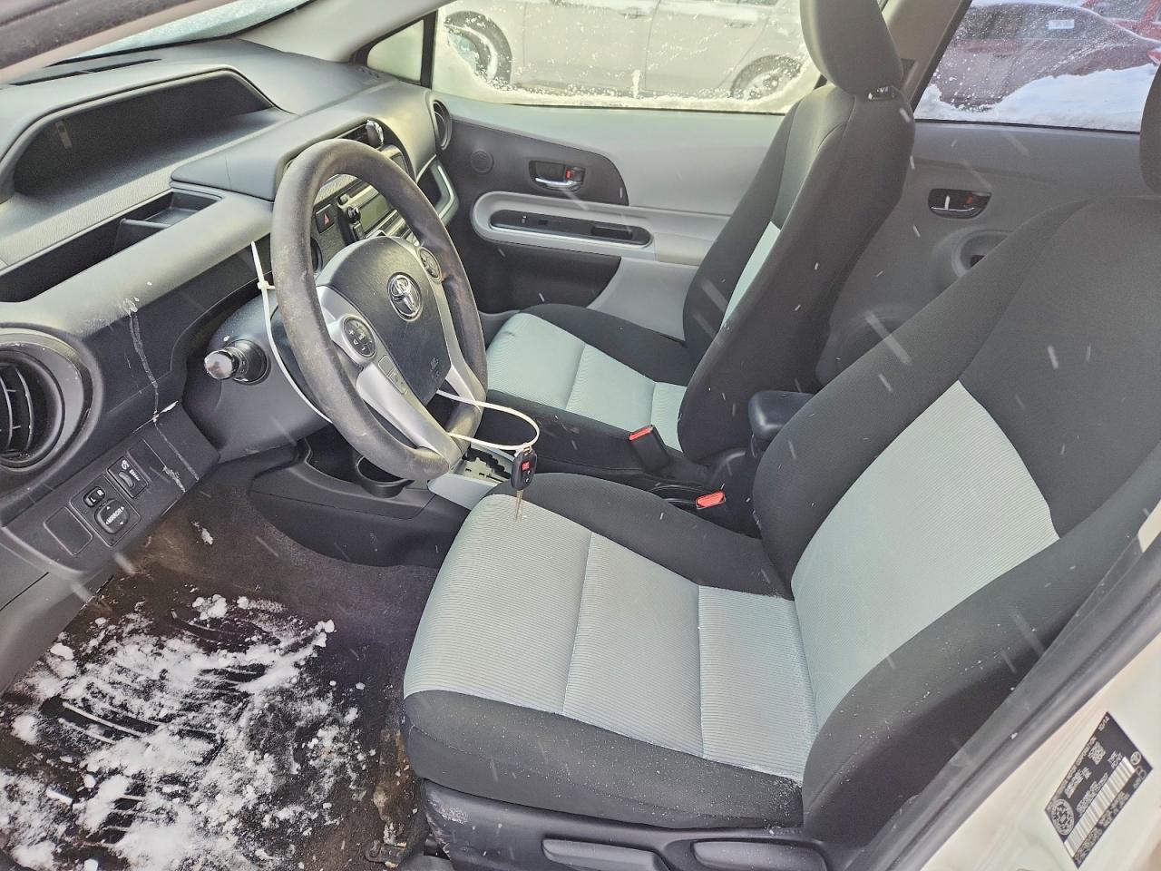 2014 TOYOTA Prius c