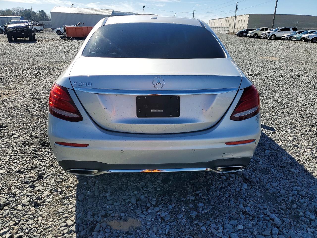 2017 MERCEDES-BENZ E-Class