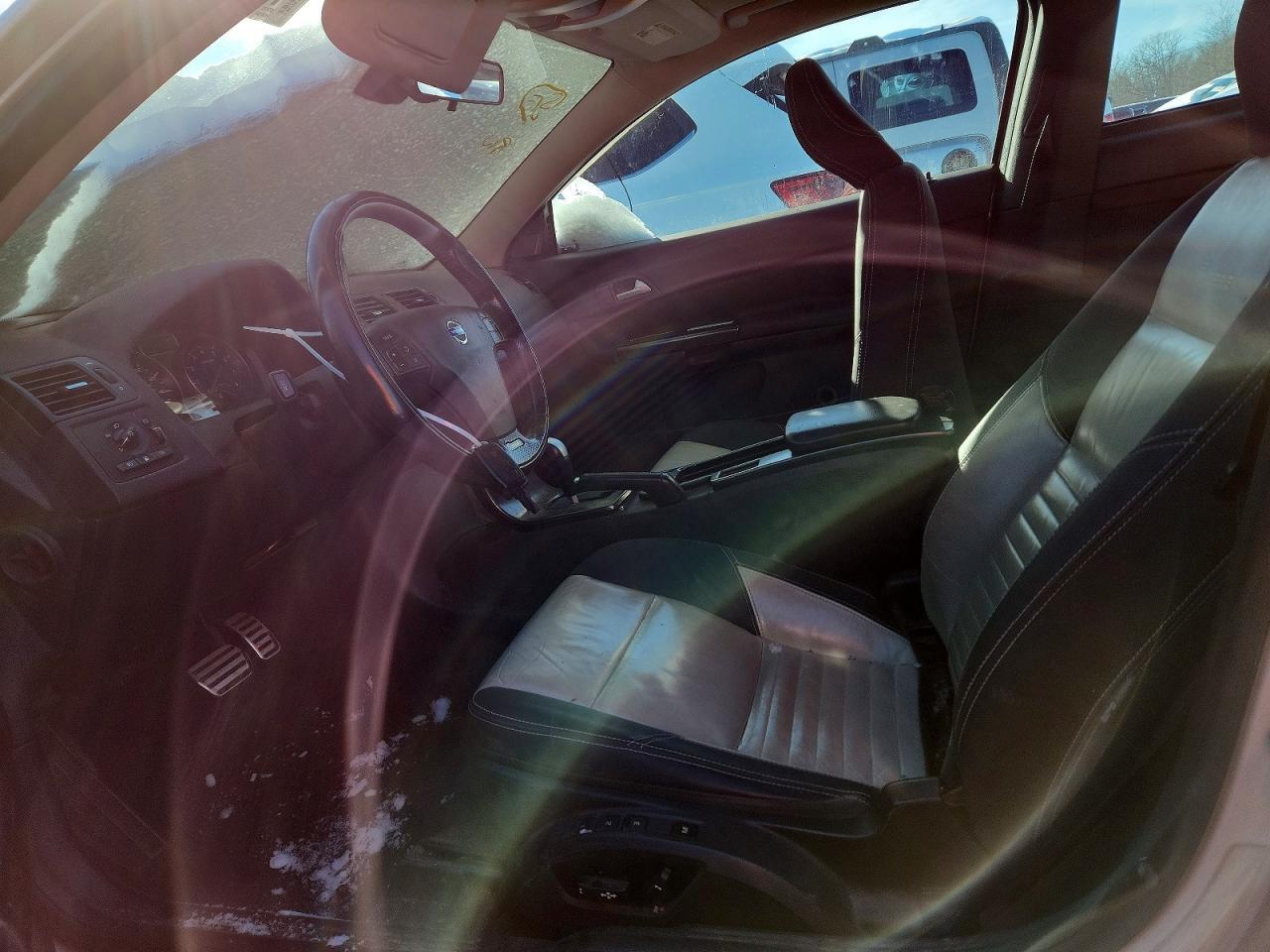 2011 VOLVO C30