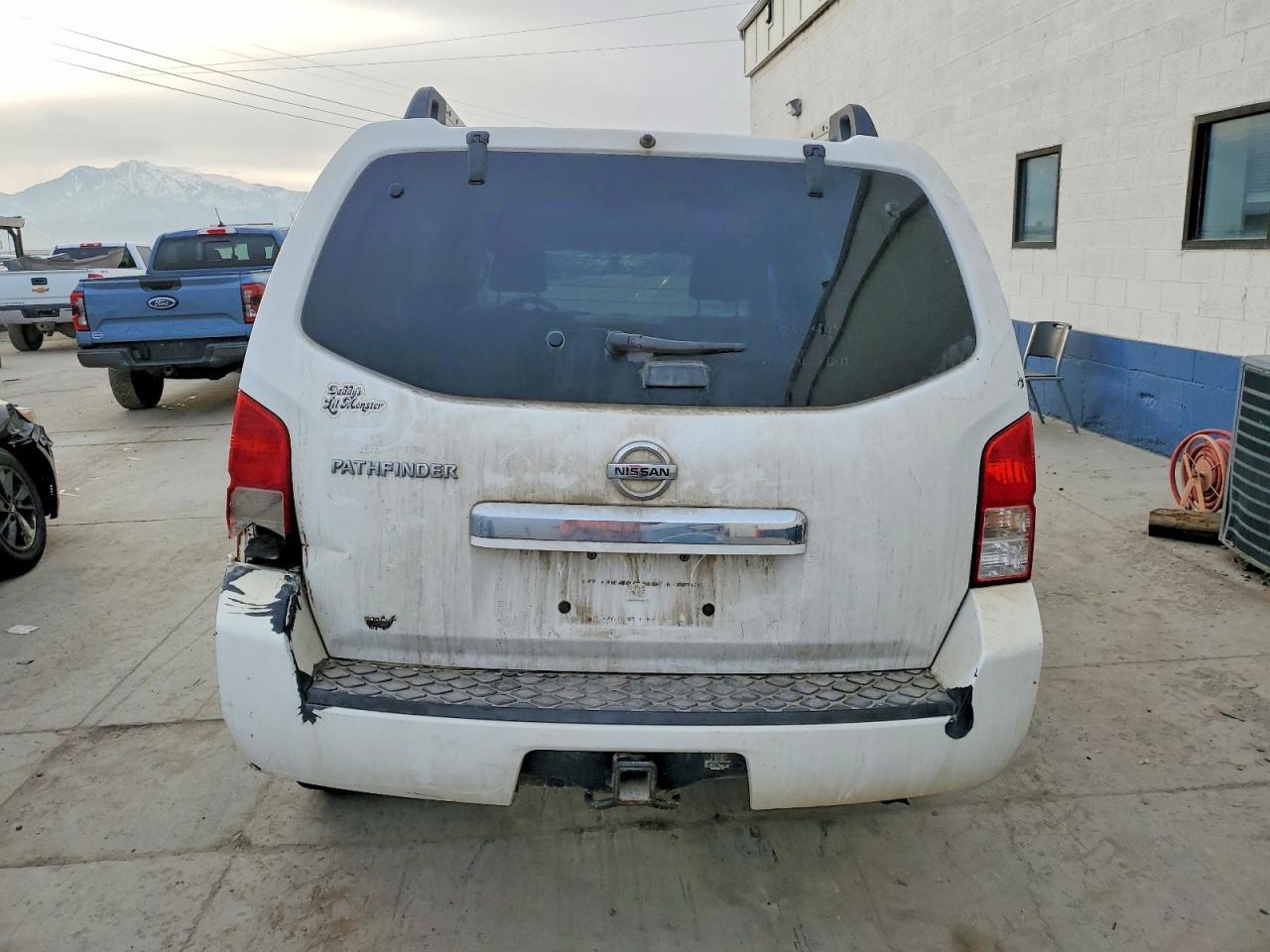 2011 NISSAN PATHFINDER