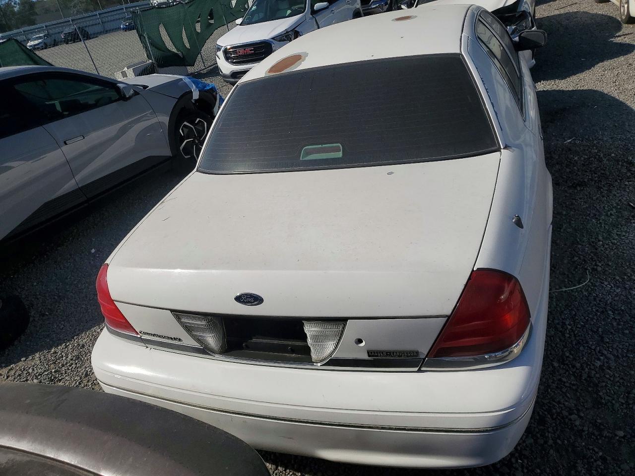 2005 FORD Crown Victoria