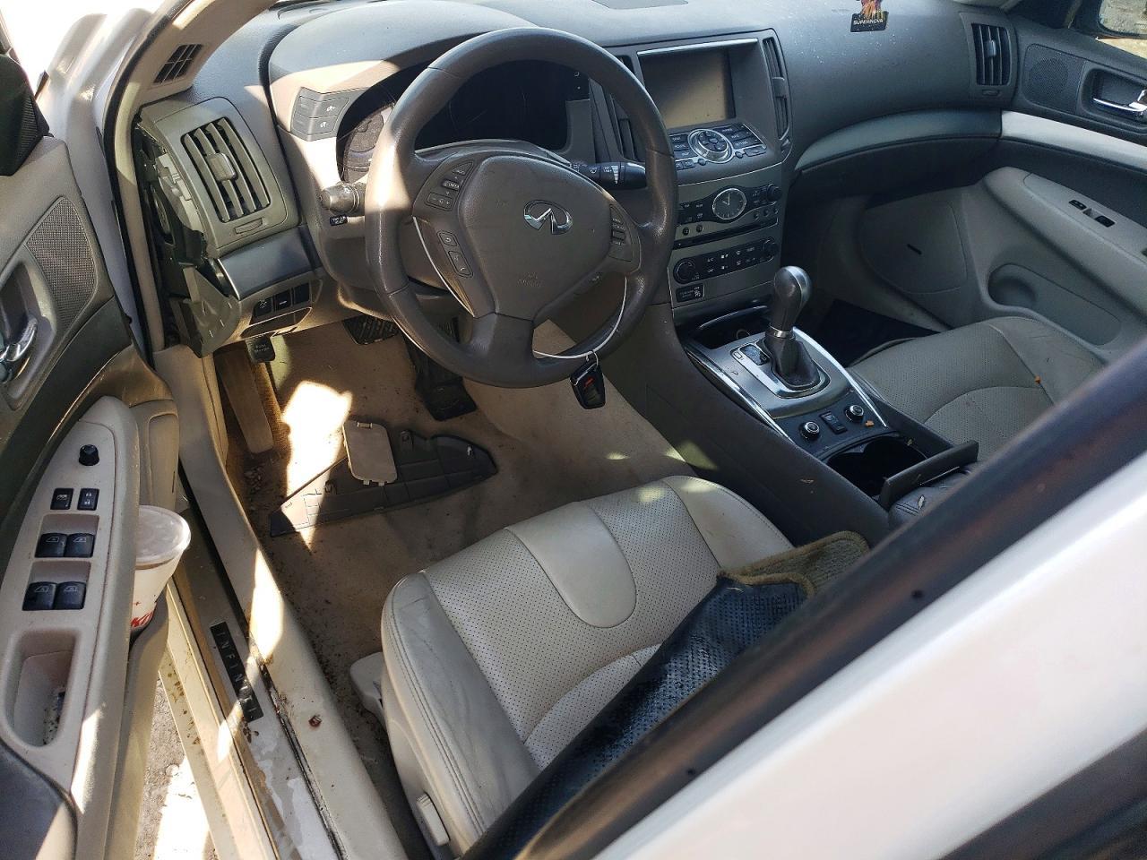 2015 INFINITI Q40