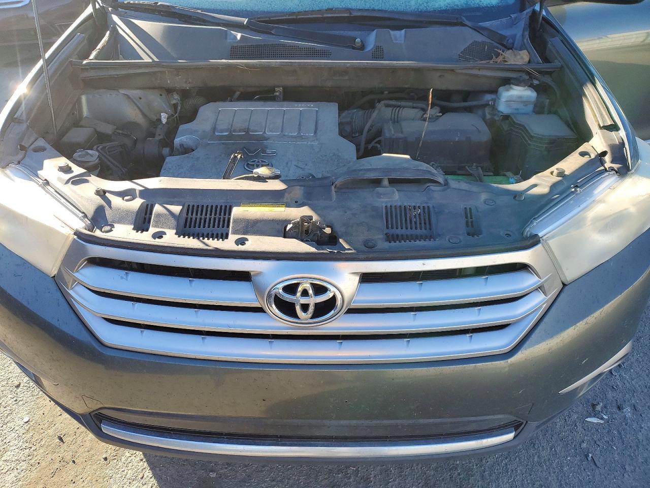 2013 TOYOTA HIGHLANDER