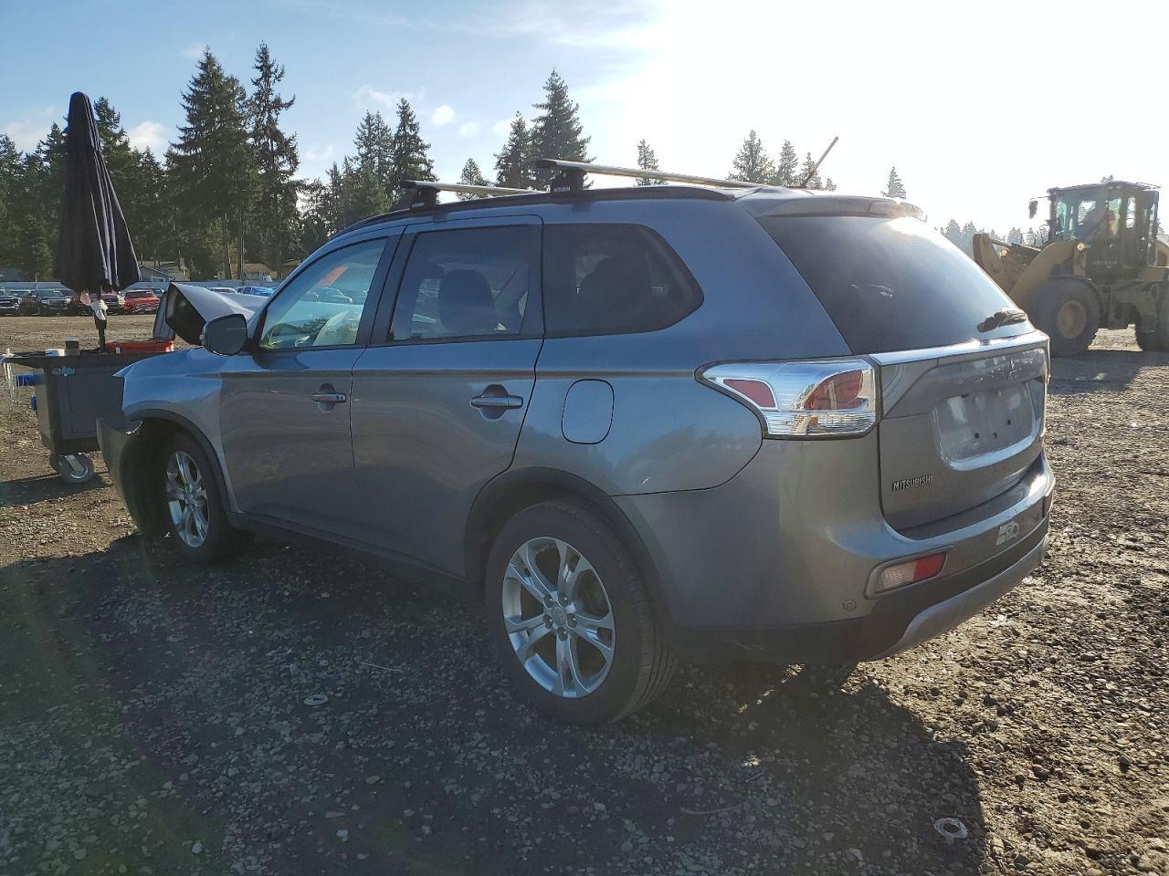 2015 MITSUBISHI outlander