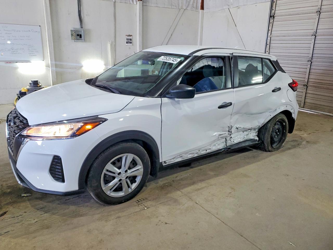 2023 NISSAN KICKS