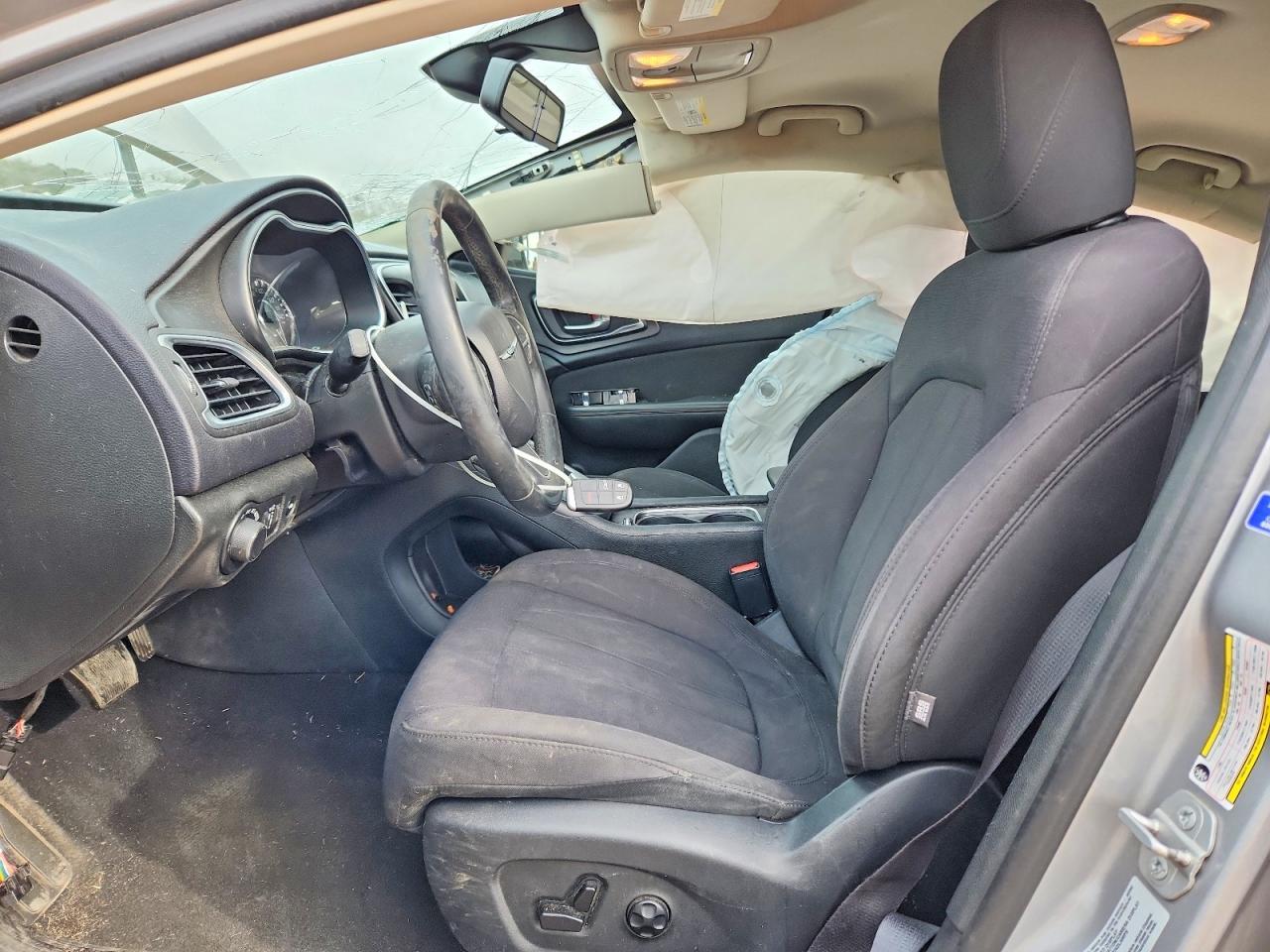 2015 CHRYSLER 200