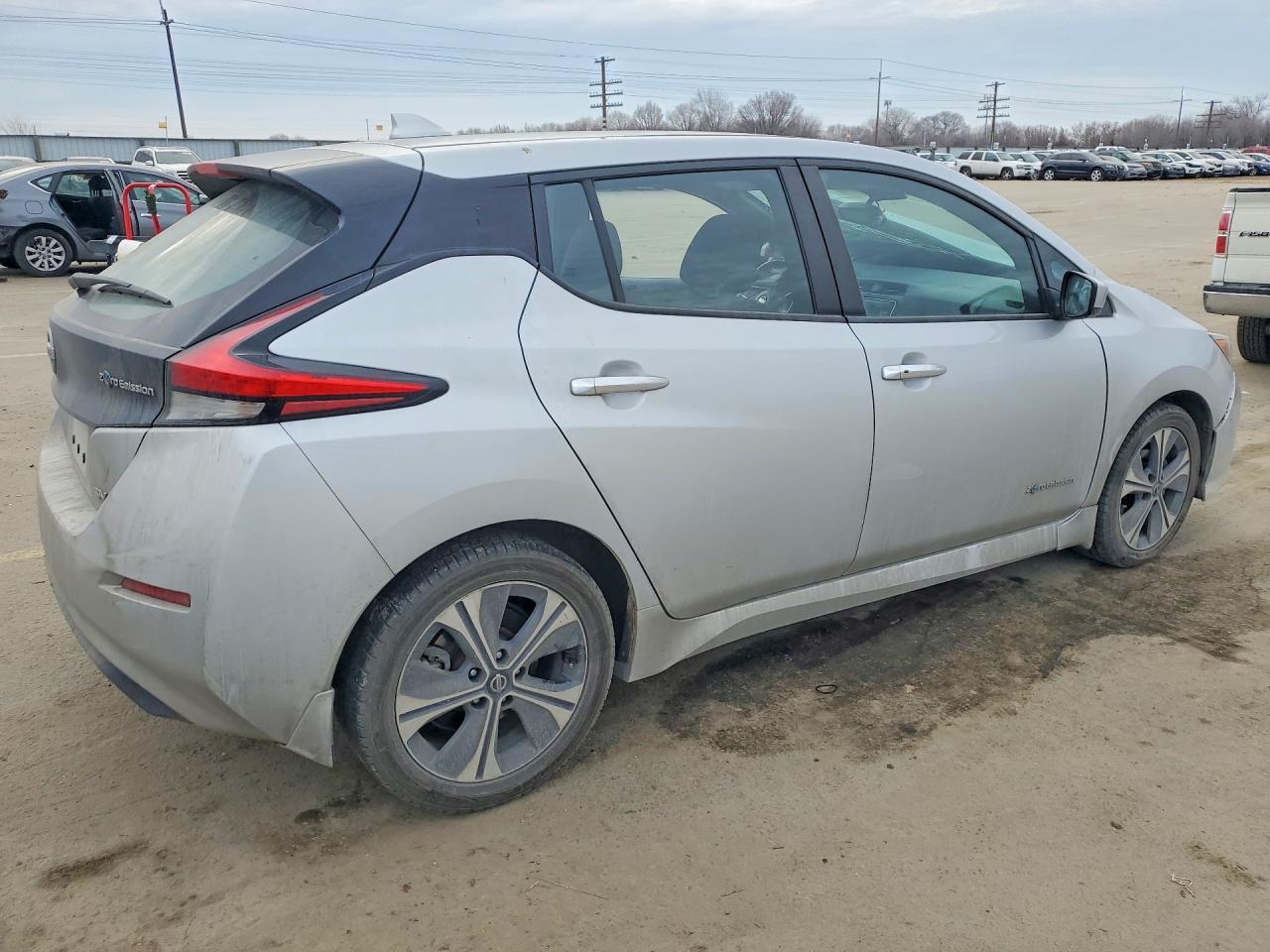 2018 NISSAN LEAF