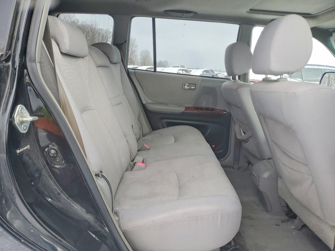 2004 TOYOTA HIGHLANDER
