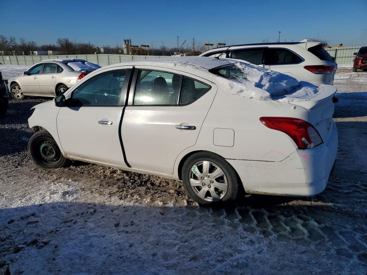 2018 NISSAN VERSA