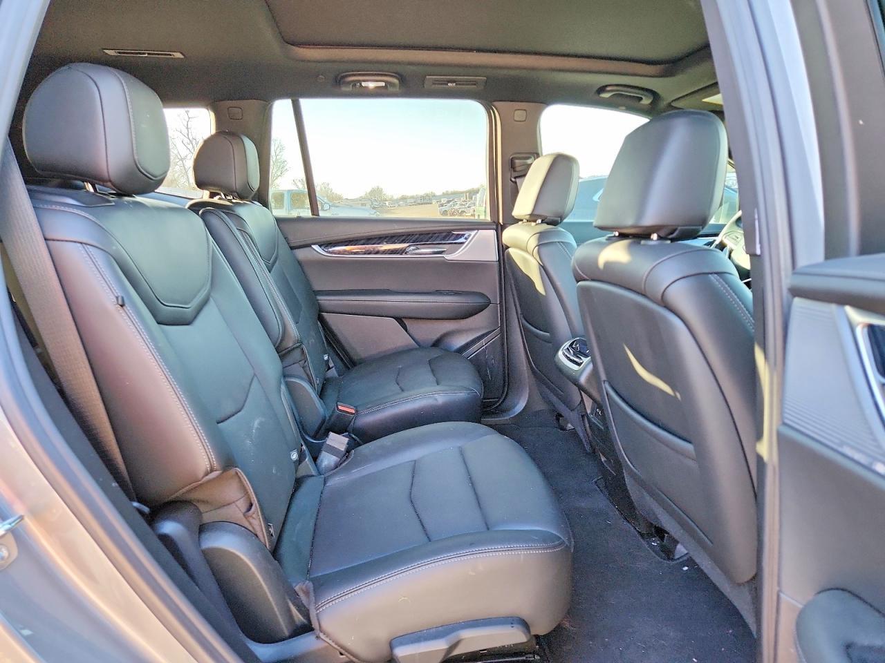 2025 CADILLAC XT6