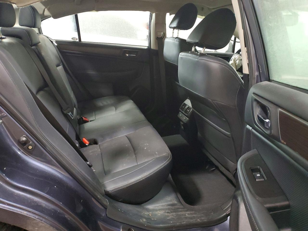 2017 SUBARU Legacy