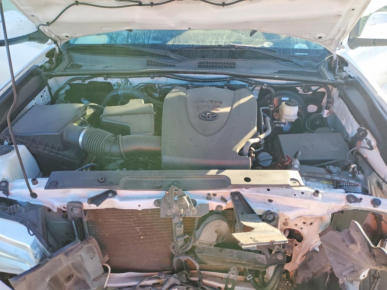 2017 TOYOTA TACOMA