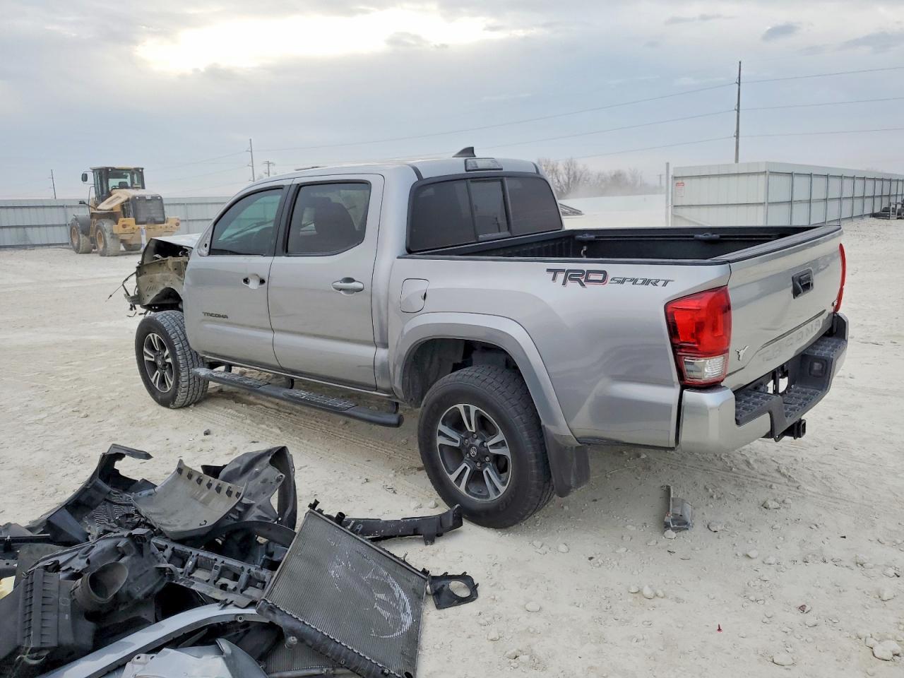 2016 TOYOTA TACOMA