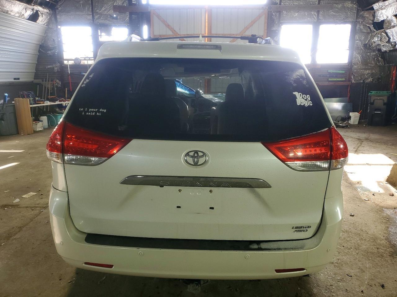 2014 TOYOTA SIENNA