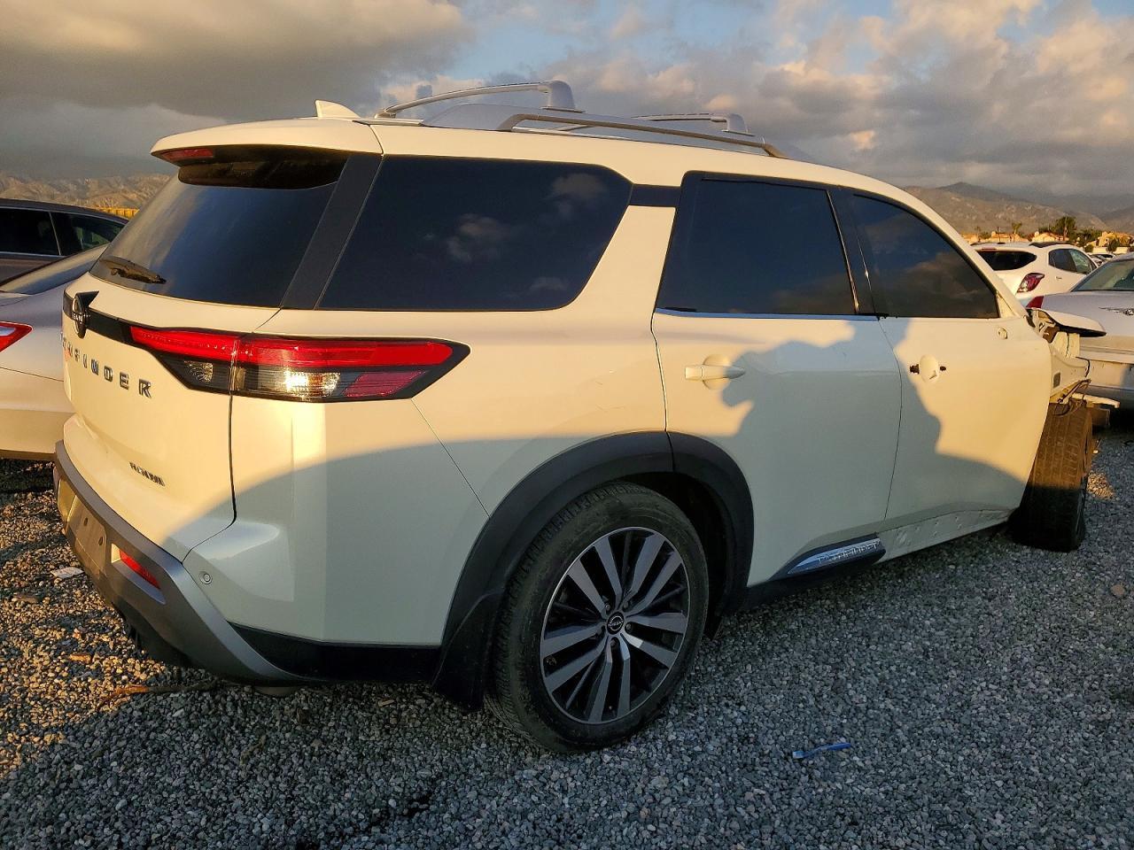 2022 NISSAN PATHFINDER