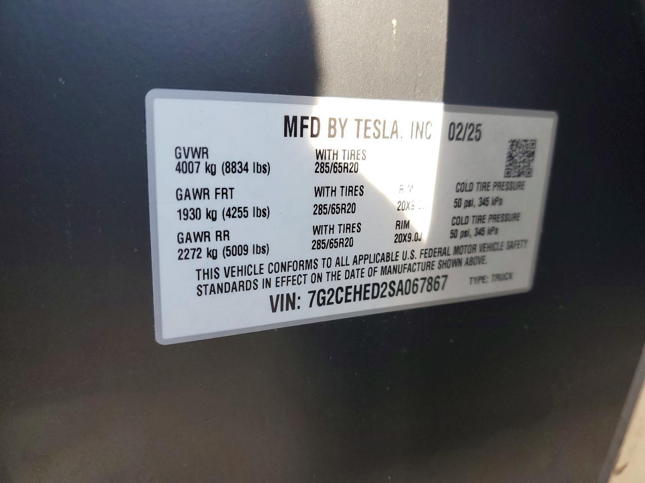 2025 TESLA Cybertruck